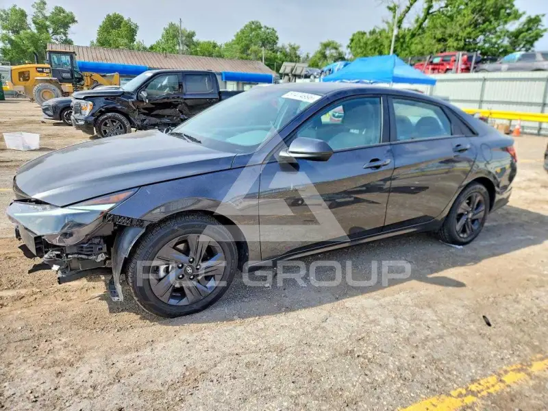 2022 Hyundai Elantra photo