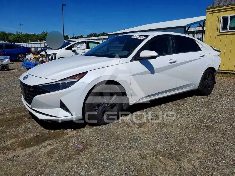 2022 Hyundai Elantra фото