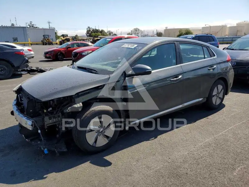 2022 Hyundai Ioniq photo