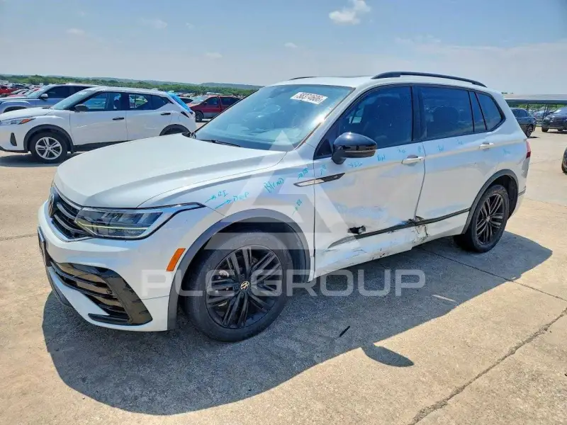 2022 Volkswagen Tiguan photo