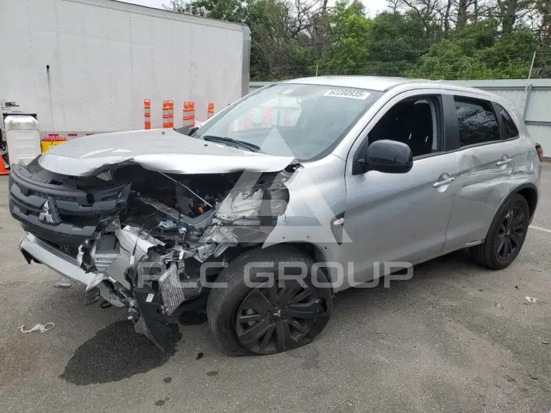 2023 Mitsubishi OUTLANDER photo