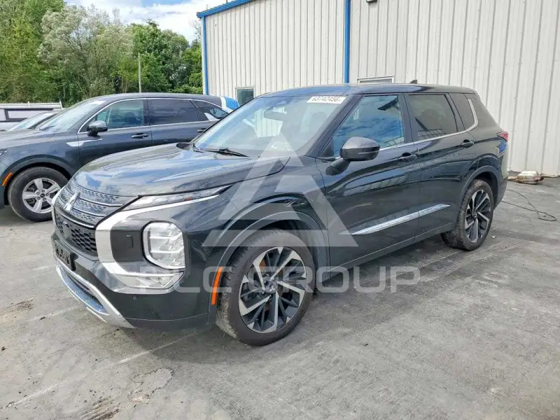 2023 Mitsubishi OUTLANDER фото