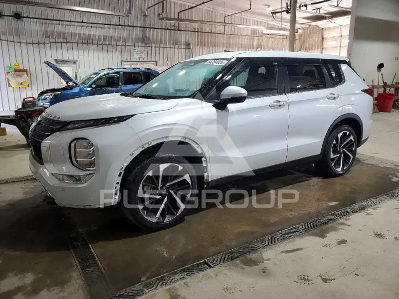 2023 Mitsubishi OUTLANDER фото