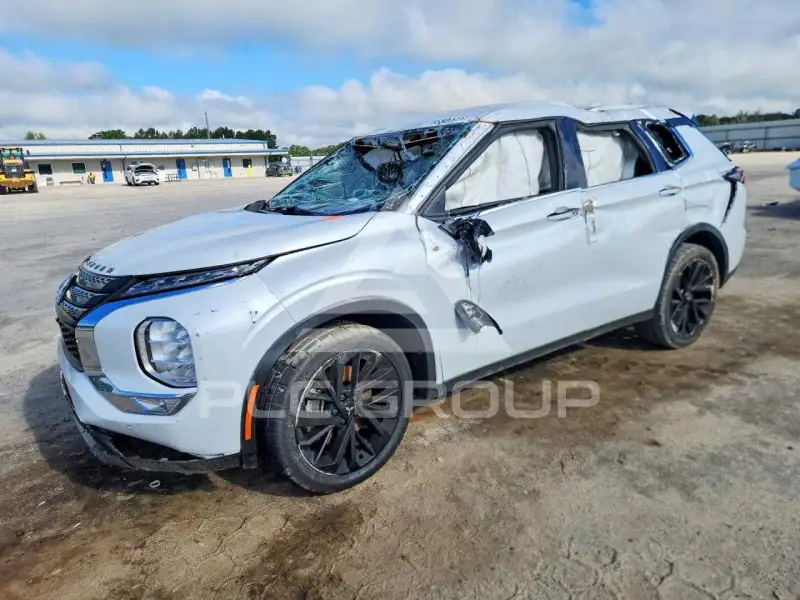 2023 Mitsubishi OUTLANDER фото