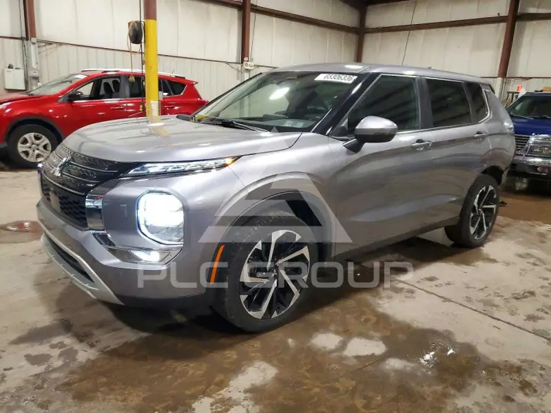 2023 Mitsubishi OUTLANDER photo