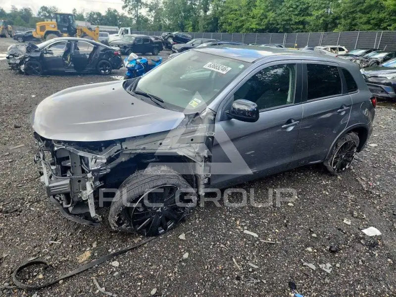 2023 Mitsubishi OUTLANDER photo