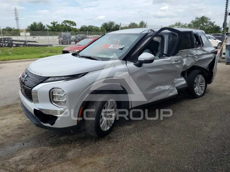 2023 Mitsubishi OUTLANDER фото