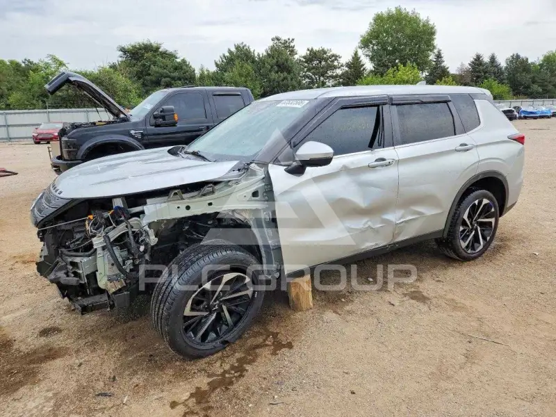 2023 Mitsubishi OUTLANDER фото