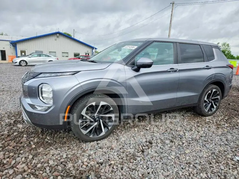 2023 Mitsubishi OUTLANDER photo