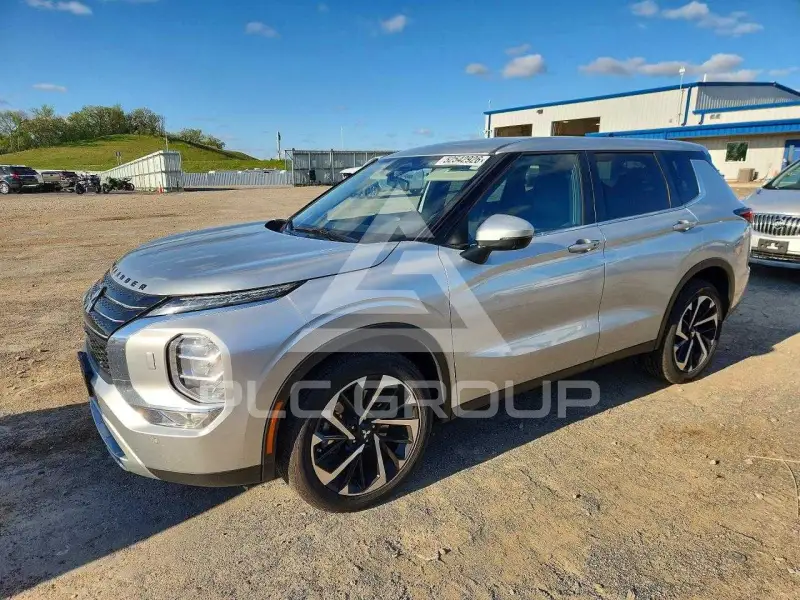 2023 Mitsubishi OUTLANDER фото
