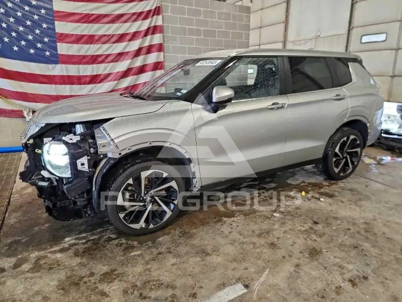 2023 Mitsubishi OUTLANDER фото