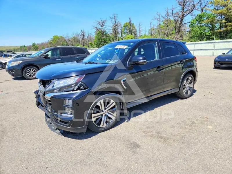2023 Mitsubishi OUTLANDER photo