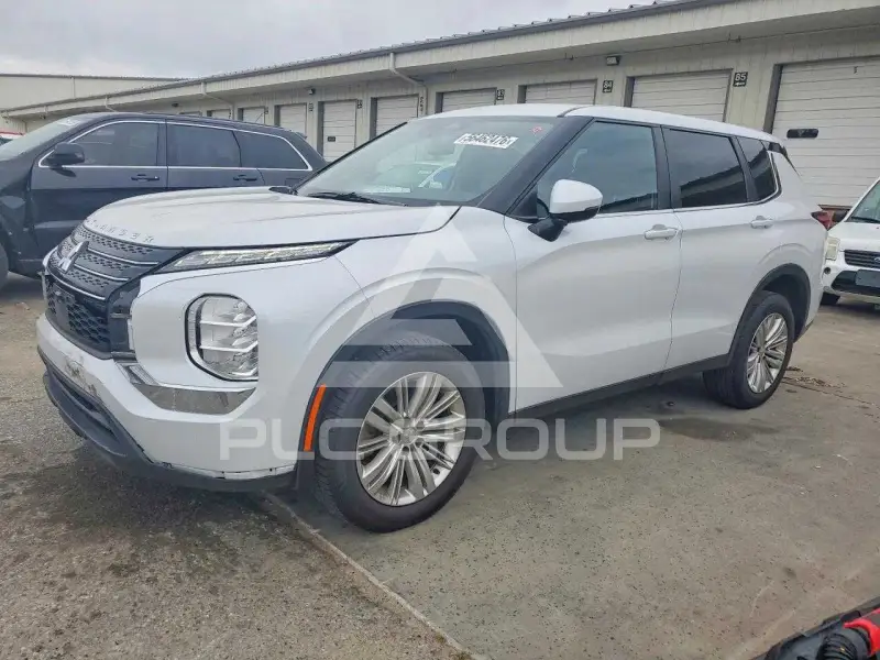 2023 Mitsubishi OUTLANDER фото