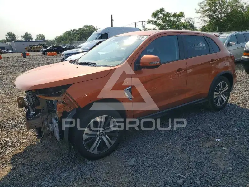 2023 Mitsubishi OUTLANDER photo