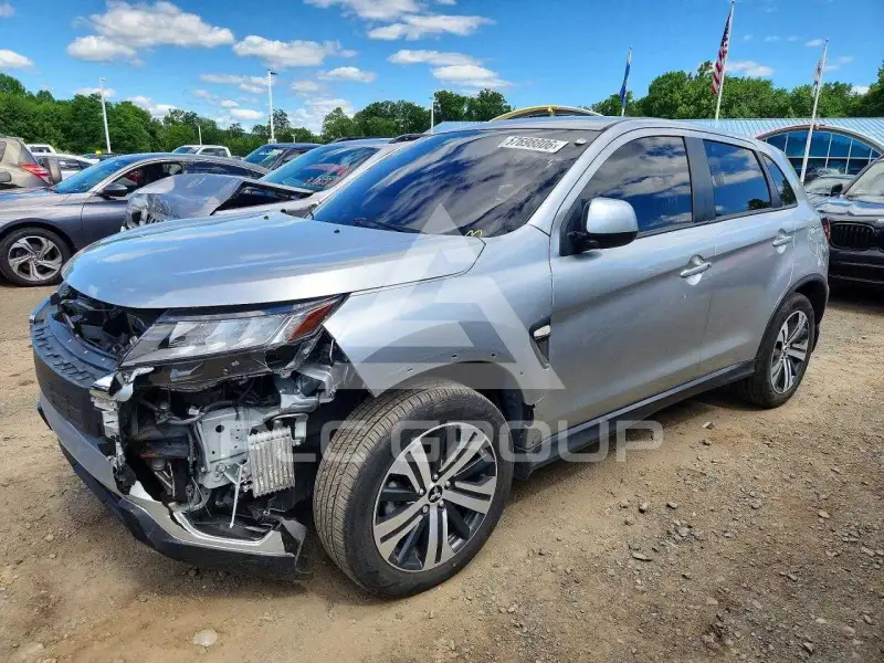 2023 Mitsubishi OUTLANDER фото