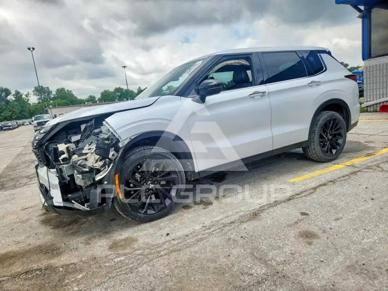 2023 Mitsubishi OUTLANDER фото