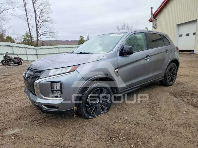 2023 Mitsubishi OUTLANDER photo