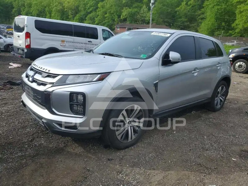 2023 Mitsubishi OUTLANDER photo