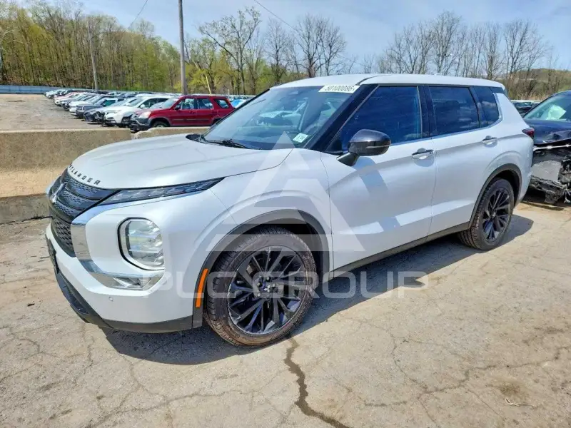 2023 Mitsubishi OUTLANDER фото