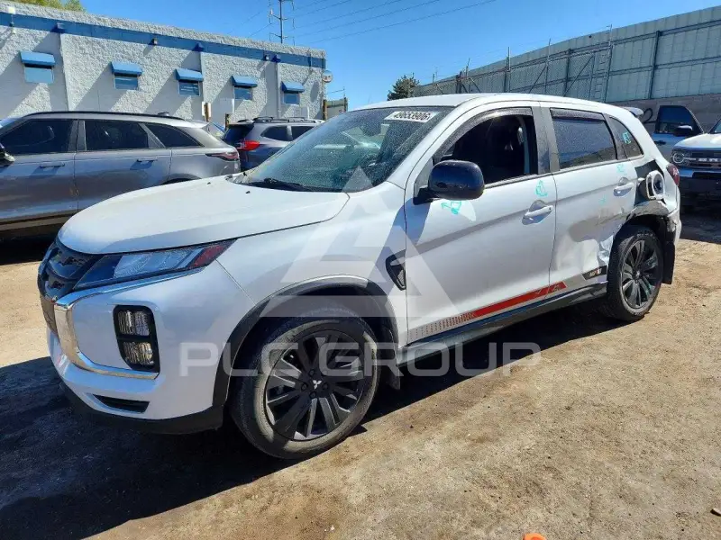 2023 Mitsubishi OUTLANDER photo