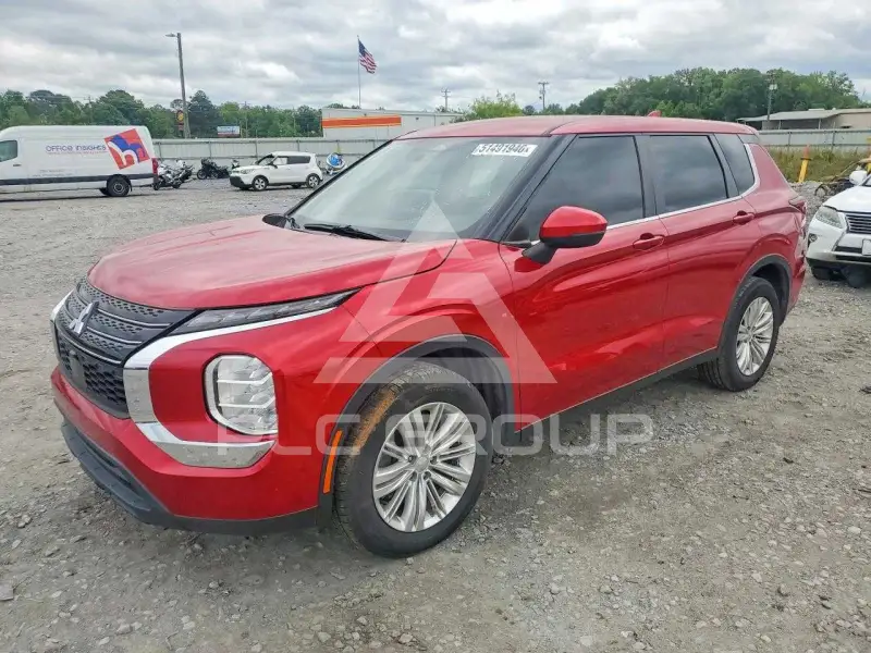 2023 Mitsubishi OUTLANDER photo