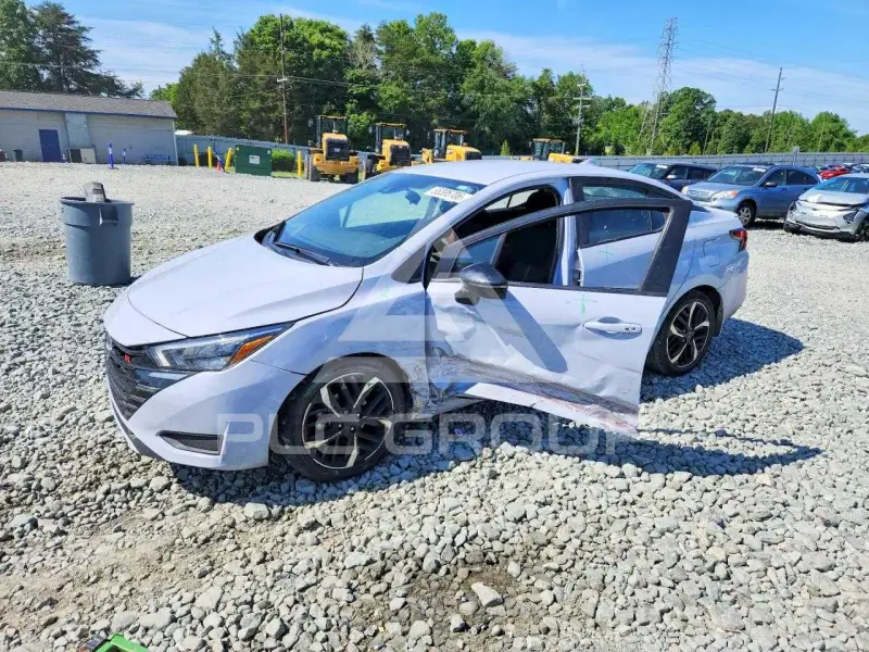 2023 Nissan VERSA photo