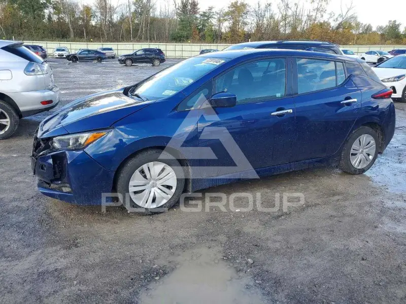 2023 Nissan LEAF photo
