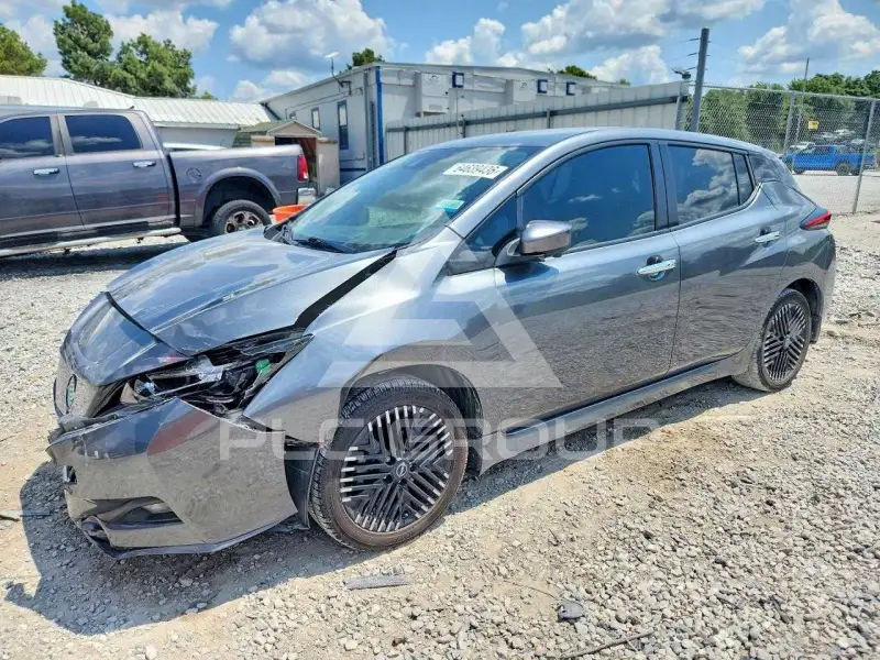 2023 Nissan LEAF фото