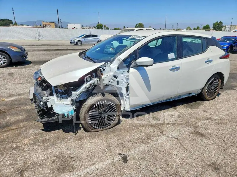 2023 Nissan LEAF фото