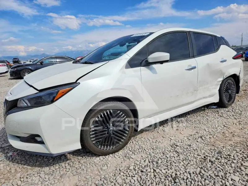 2023 Nissan LEAF фото