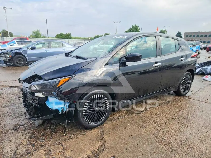 2023 Nissan LEAF photo