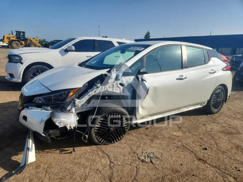 2023 Nissan LEAF фото