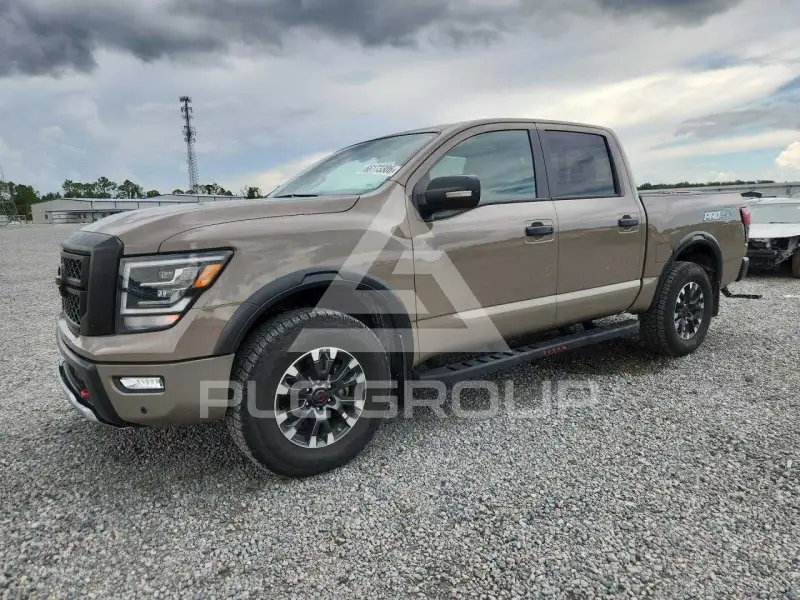 2023 Nissan TITAN photo