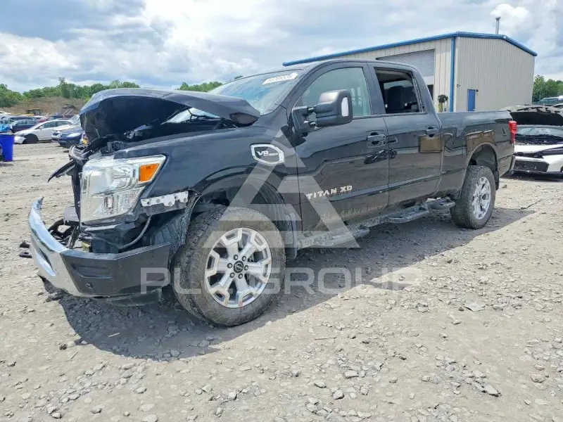 2023 Nissan TITAN фото