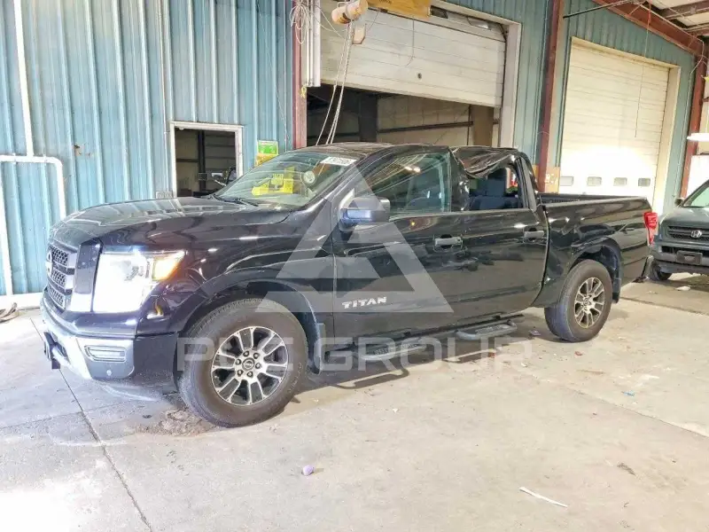 2023 Nissan TITAN фото