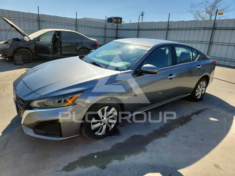 2023 Nissan ALTIMA photo