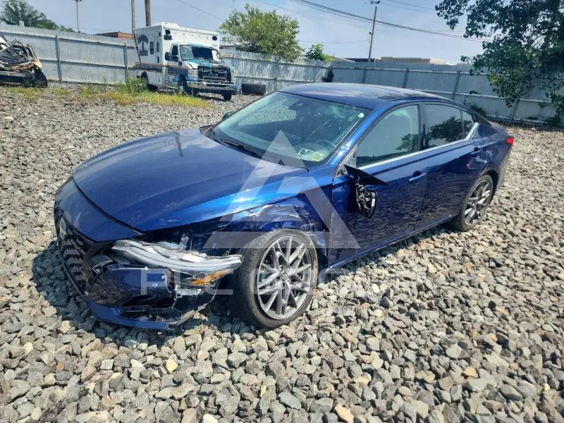 2023 Nissan ALTIMA photo