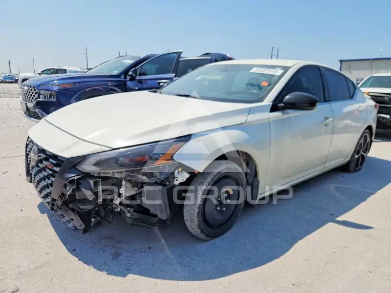 2023 Nissan ALTIMA photo