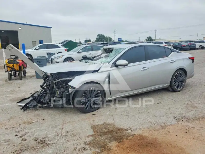 2023 Nissan ALTIMA photo