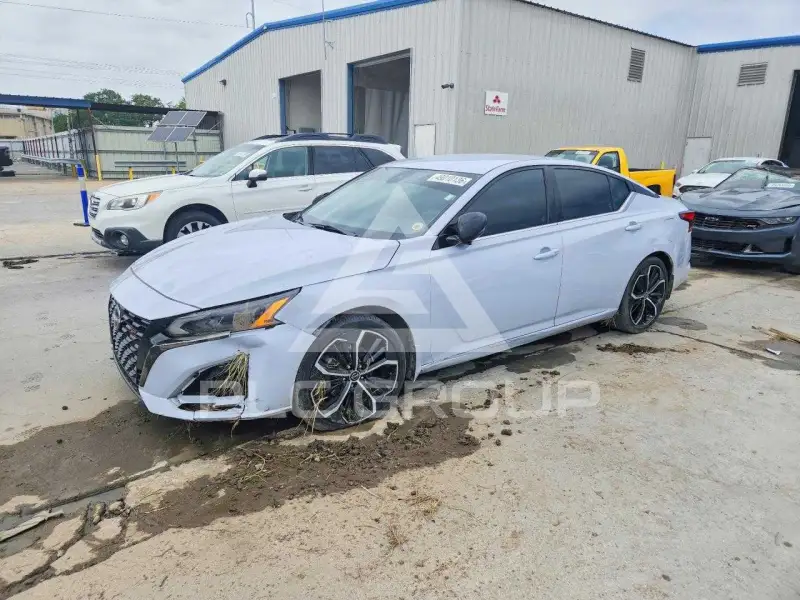 2023 Nissan ALTIMA photo