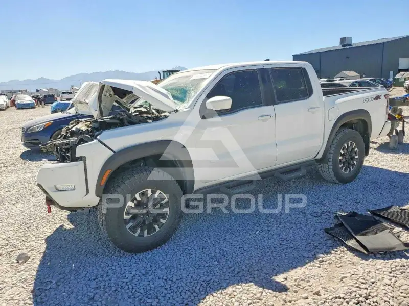 2023 Nissan FRONTIER photo