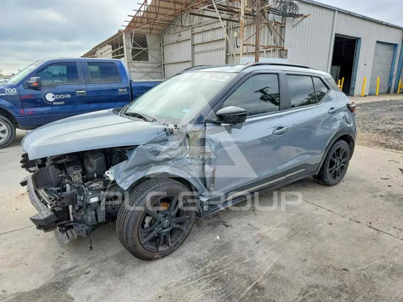 2023 Nissan KICKS фото