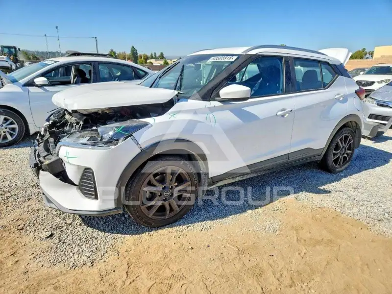 2023 Nissan KICKS фото