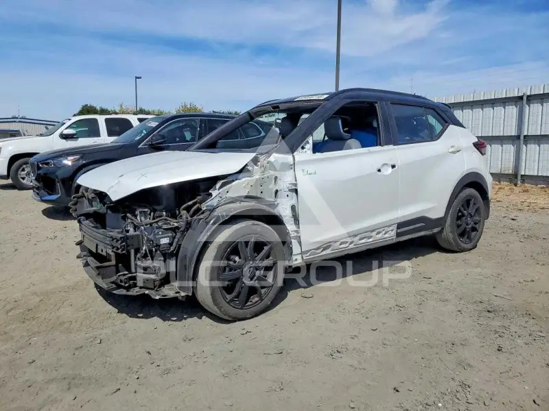 2023 Nissan KICKS фото