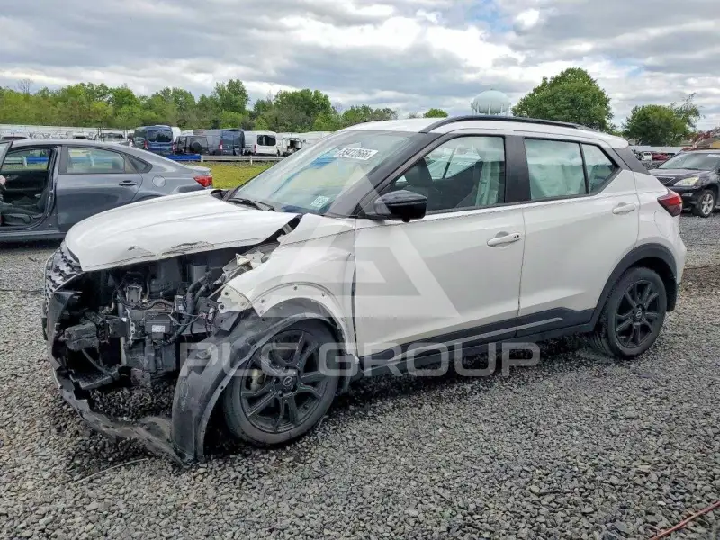 2023 Nissan KICKS photo