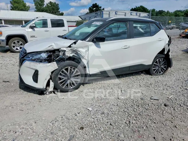 2023 Nissan KICKS фото