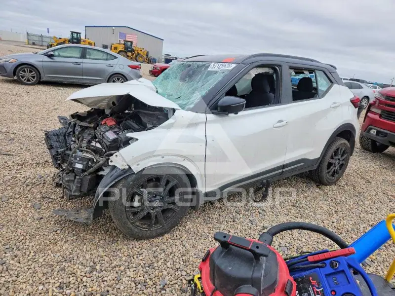 2023 Nissan KICKS photo
