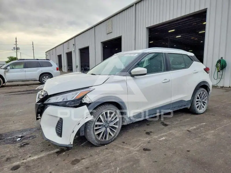 2023 Nissan KICKS фото