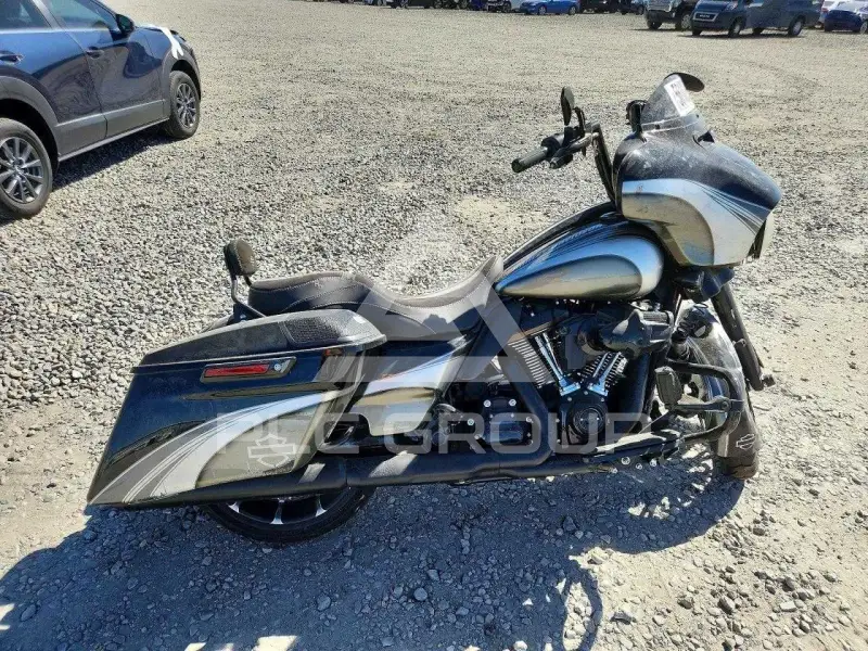 2023 Harley-Davidson FLHX фото