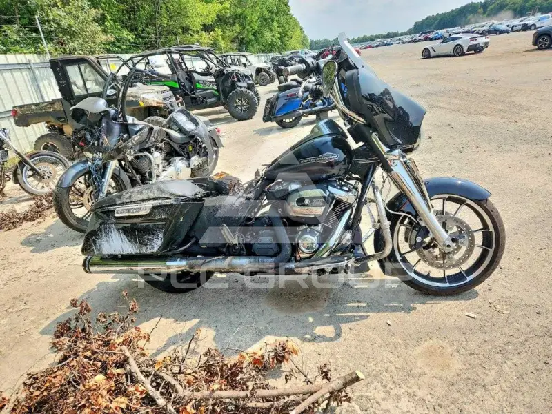 2023 Harley-Davidson FL photo